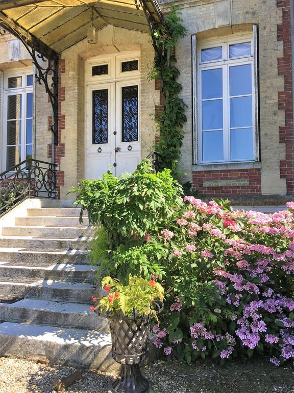 Domaine Du Chateau De Bourville Bermonville Exterior foto